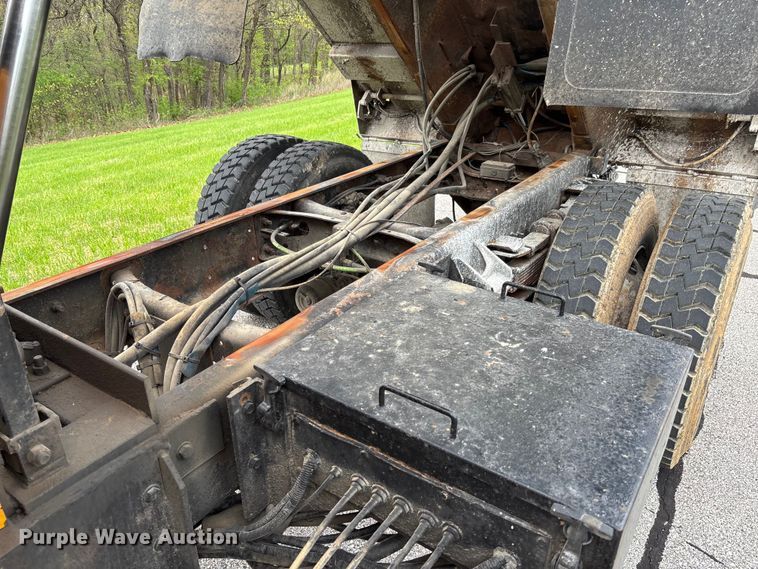 image for item FB3450 2005 International 7400 Crew Cab dump truck