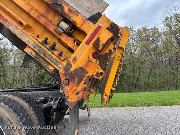 image for item FB3450 2005 International 7400 Crew Cab dump truck