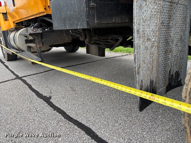 image for item FB3450 2005 International 7400 Crew Cab dump truck