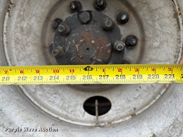 image for item FB3450 2005 International 7400 Crew Cab dump truck