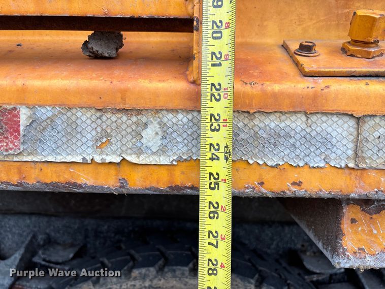 image for item FB3450 2005 International 7400 Crew Cab dump truck