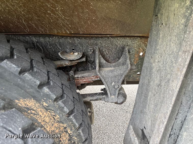 image for item FB3450 2005 International 7400 Crew Cab dump truck