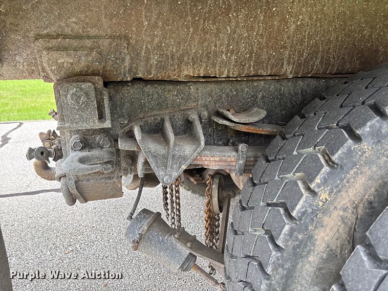 image for item FB3450 2005 International 7400 Crew Cab dump truck