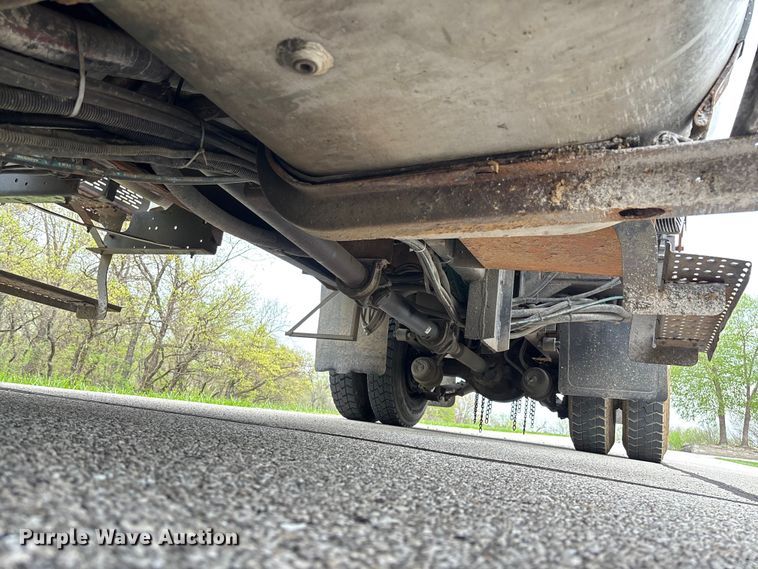 image for item FB3450 2005 International 7400 Crew Cab dump truck