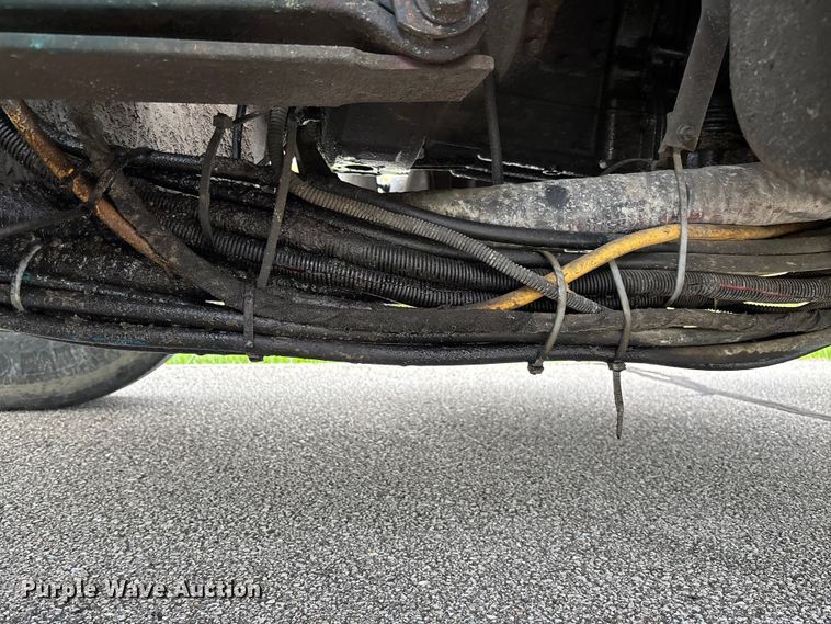 image for item FB3450 2005 International 7400 Crew Cab dump truck