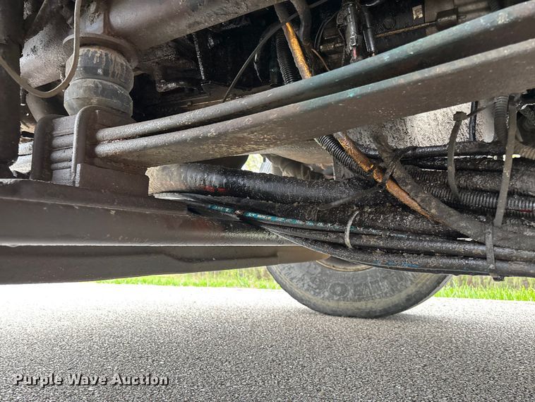 image for item FB3450 2005 International 7400 Crew Cab dump truck