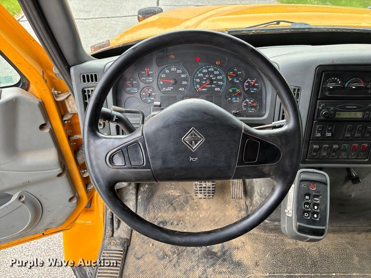 image for item FB3450 2005 International 7400 Crew Cab dump truck