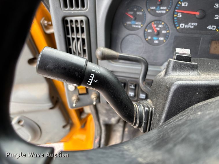 image for item FB3450 2005 International 7400 Crew Cab dump truck