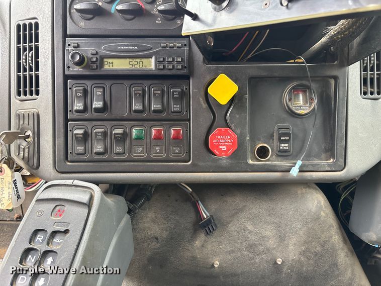 image for item FB3450 2005 International 7400 Crew Cab dump truck