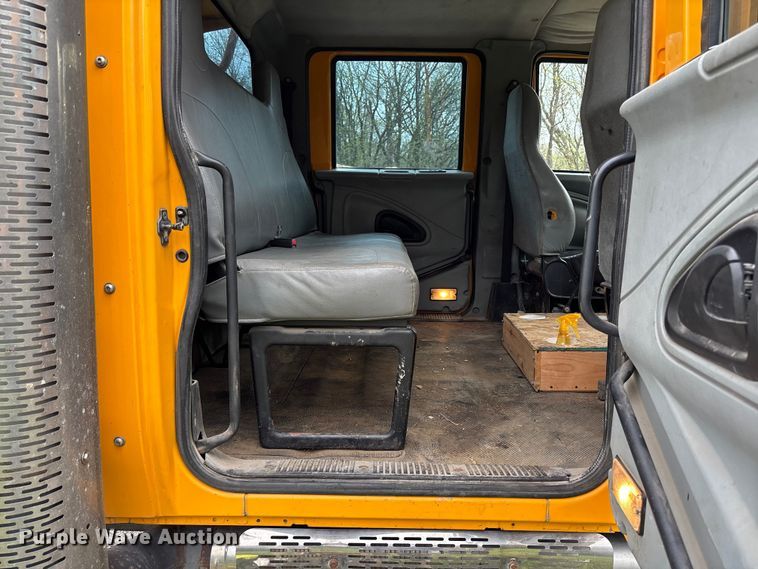 image for item FB3450 2005 International 7400 Crew Cab dump truck