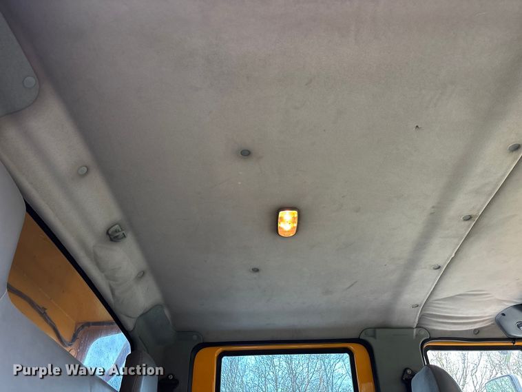 image for item FB3450 2005 International 7400 Crew Cab dump truck