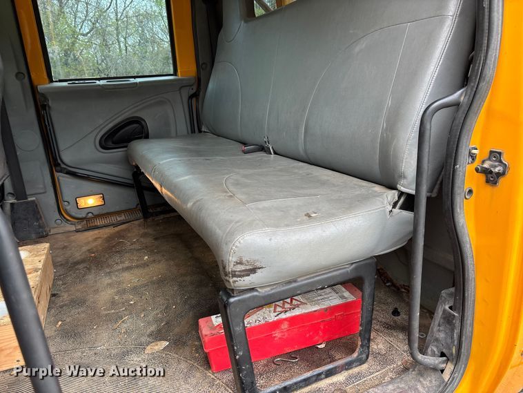 image for item FB3450 2005 International 7400 Crew Cab dump truck