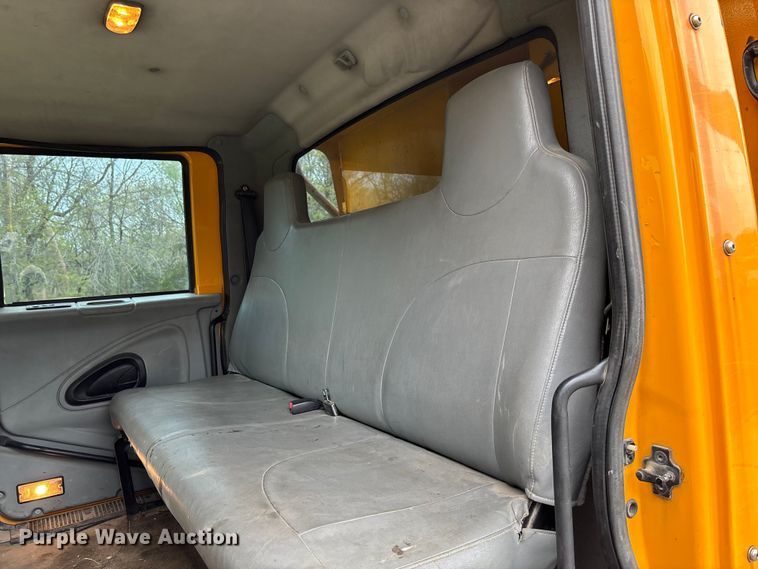 image for item FB3450 2005 International 7400 Crew Cab dump truck