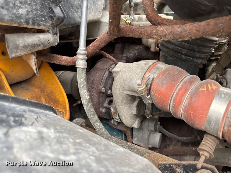 image for item FB3450 2005 International 7400 Crew Cab dump truck