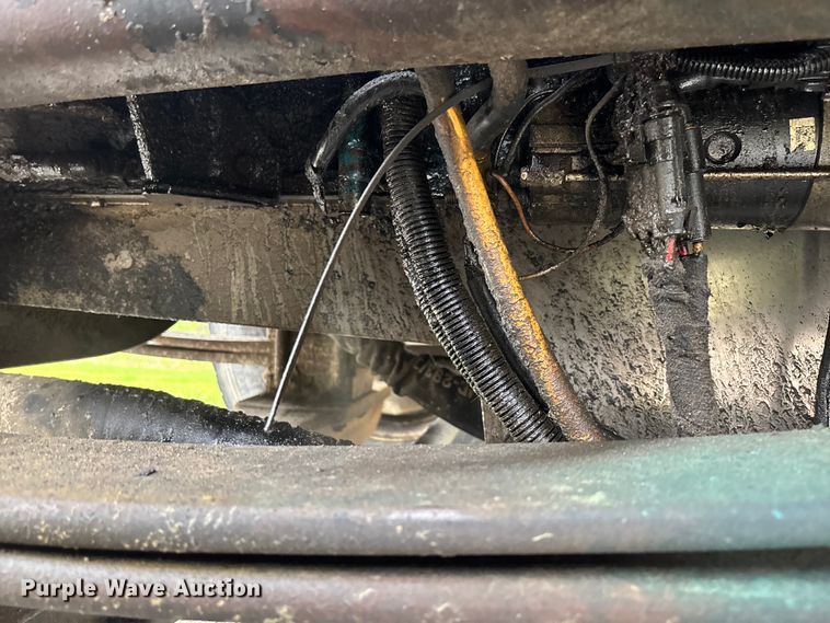 image for item FB3450 2005 International 7400 Crew Cab dump truck