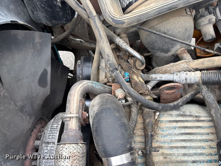 image for item FB3450 2005 International 7400 Crew Cab dump truck