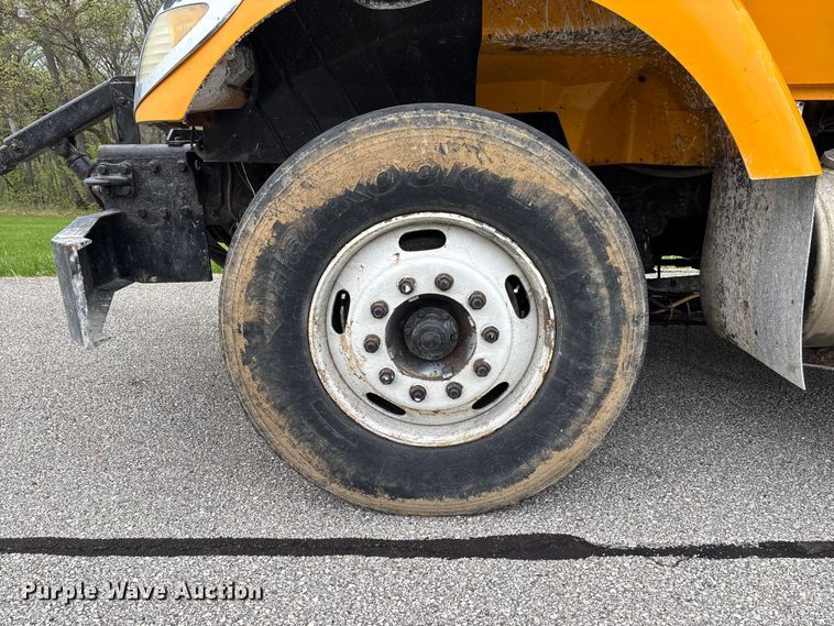 image for item FB3450 2005 International 7400 Crew Cab dump truck