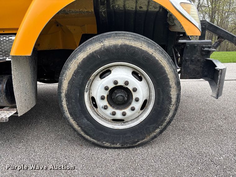 image for item FB3450 2005 International 7400 Crew Cab dump truck