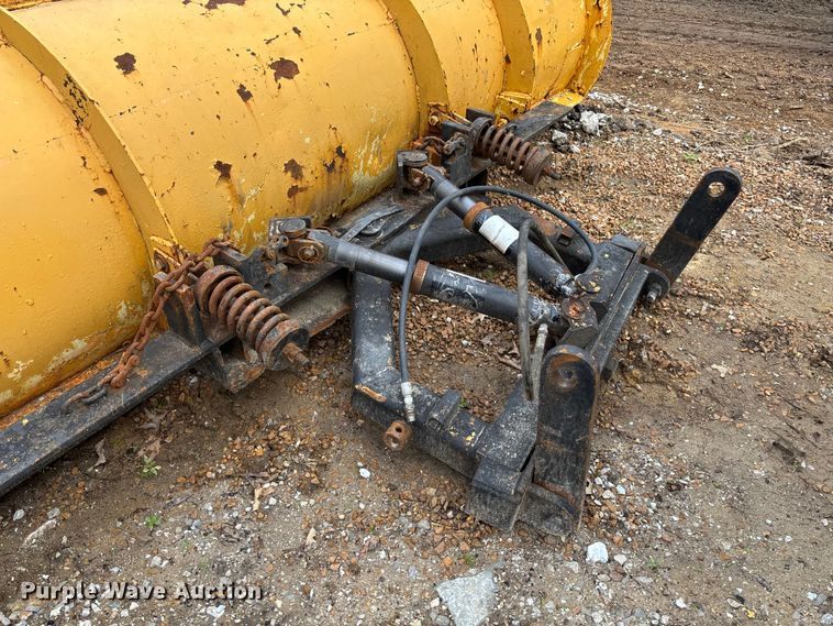 image for item FB3450 2005 International 7400 Crew Cab dump truck