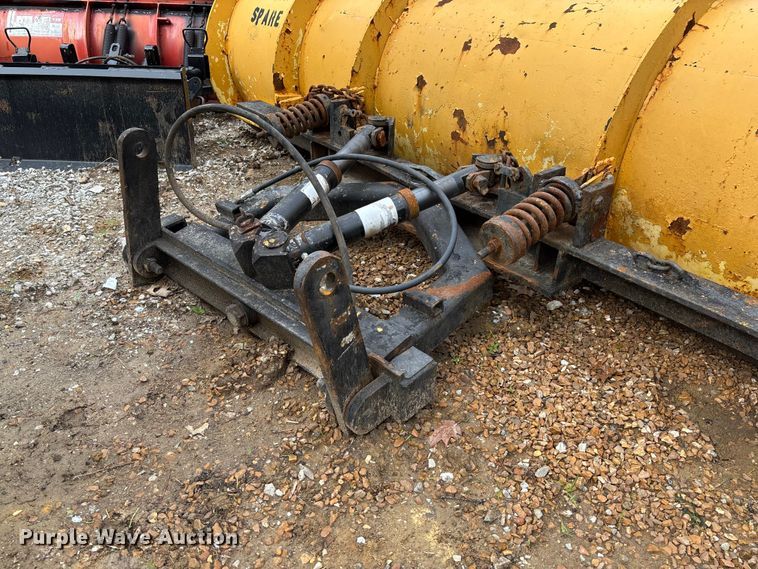 image for item FB3450 2005 International 7400 Crew Cab dump truck