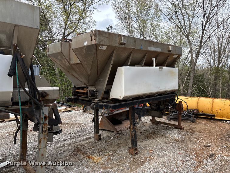 image for item FB3450 2005 International 7400 Crew Cab dump truck