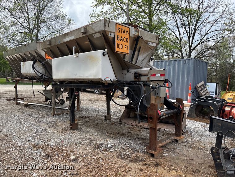 image for item FB3450 2005 International 7400 Crew Cab dump truck