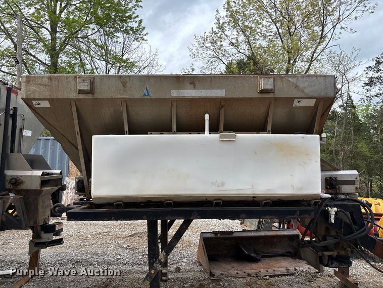 image for item FB3450 2005 International 7400 Crew Cab dump truck