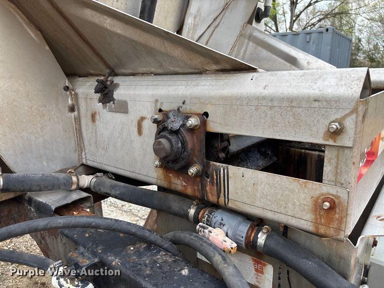 image for item FB3450 2005 International 7400 Crew Cab dump truck