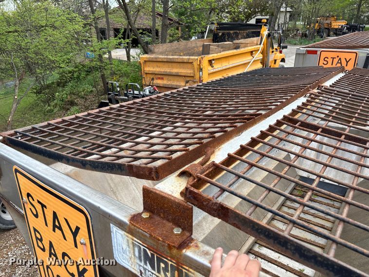 image for item FB3450 2005 International 7400 Crew Cab dump truck