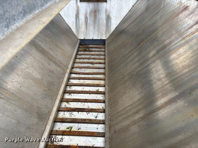 image for item FB3450 2005 International 7400 Crew Cab dump truck