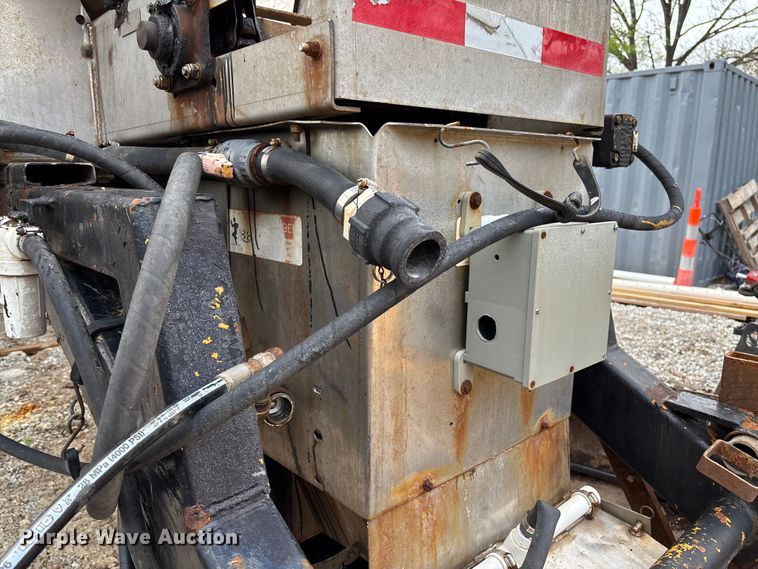 image for item FB3450 2005 International 7400 Crew Cab dump truck