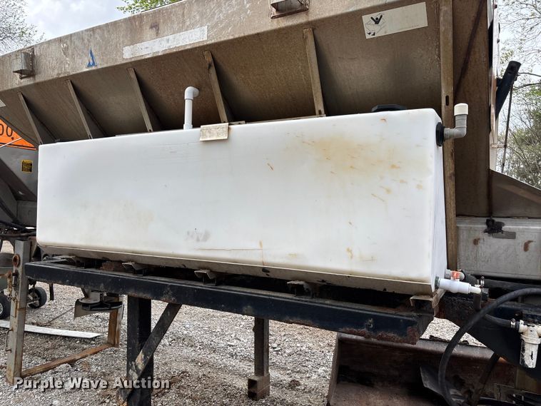 image for item FB3450 2005 International 7400 Crew Cab dump truck