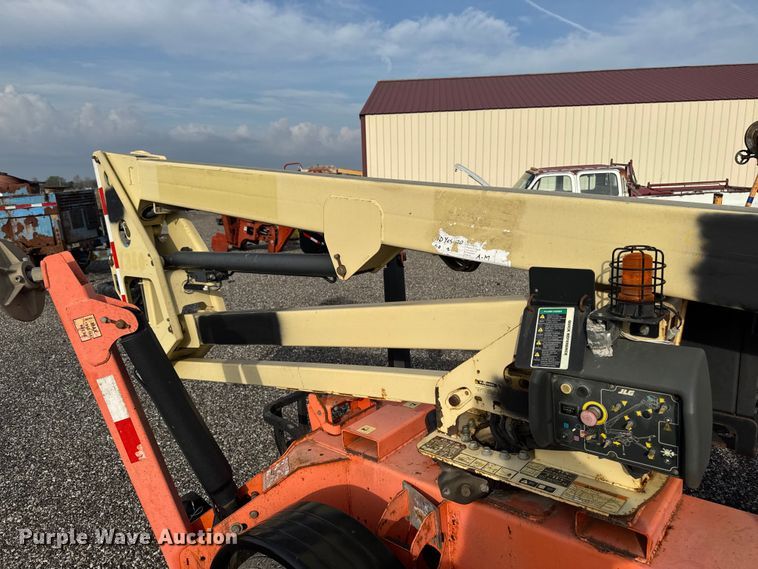 image for item FB5699 2007 JLG Industries T350 boom lift