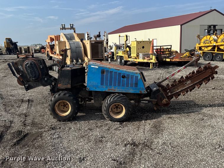 image for item FB5700 2000 Ditch Witch 410SXD trencher