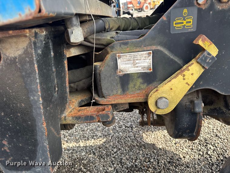 image for item FB5700 2000 Ditch Witch 410SXD trencher