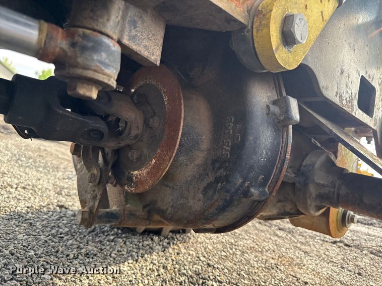 image for item FB5700 2000 Ditch Witch 410SXD trencher