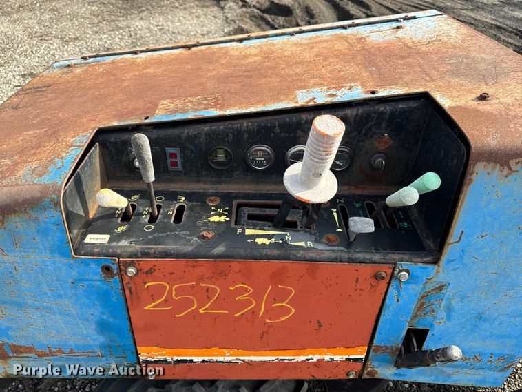 image for item FB5700 2000 Ditch Witch 410SXD trencher