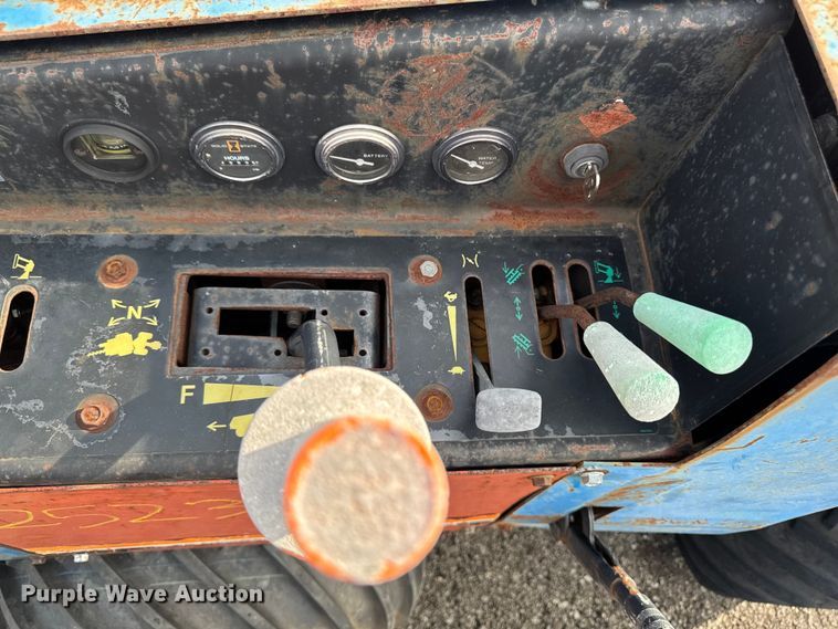 image for item FB5700 2000 Ditch Witch 410SXD trencher