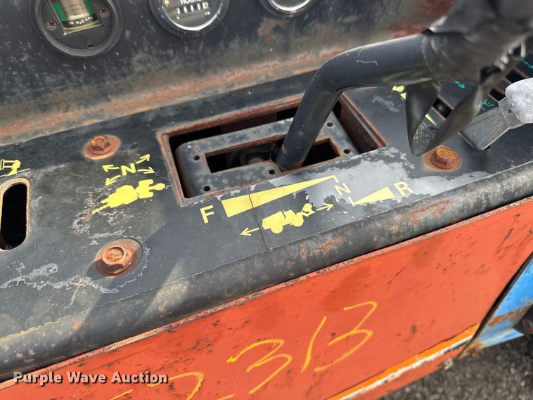 image for item FB5700 2000 Ditch Witch 410SXD trencher