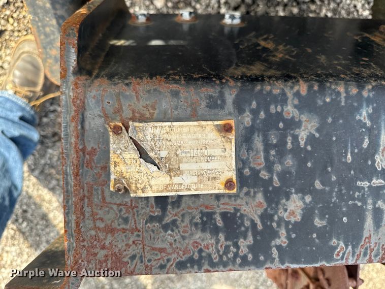 image for item FB5700 2000 Ditch Witch 410SXD trencher