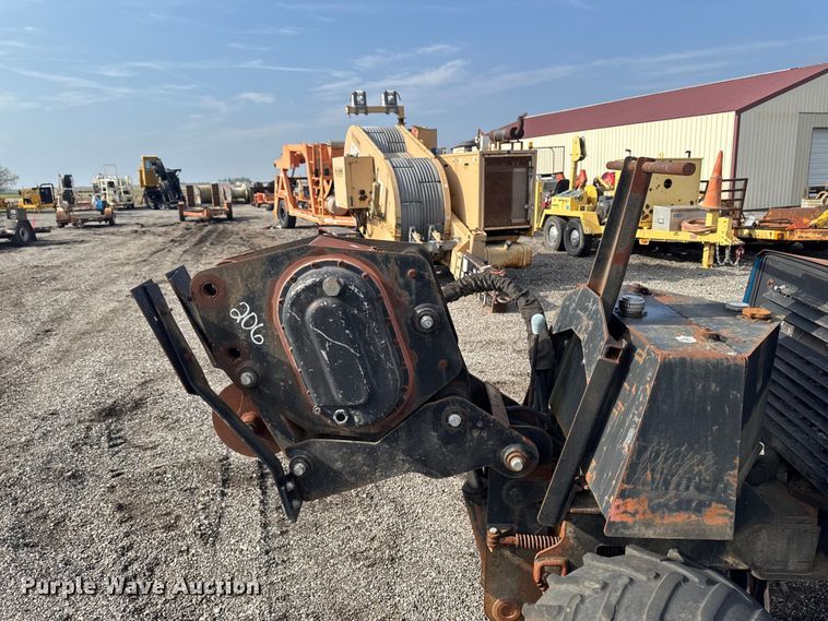image for item FB5700 2000 Ditch Witch 410SXD trencher