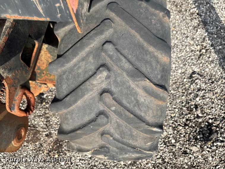 image for item FB5700 2000 Ditch Witch 410SXD trencher