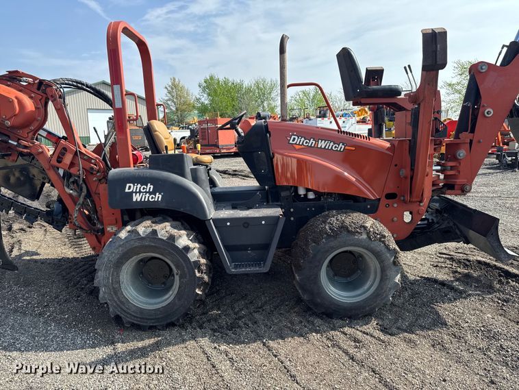 image for item FB5703 2004 Ditch Witch RT55H trencher
