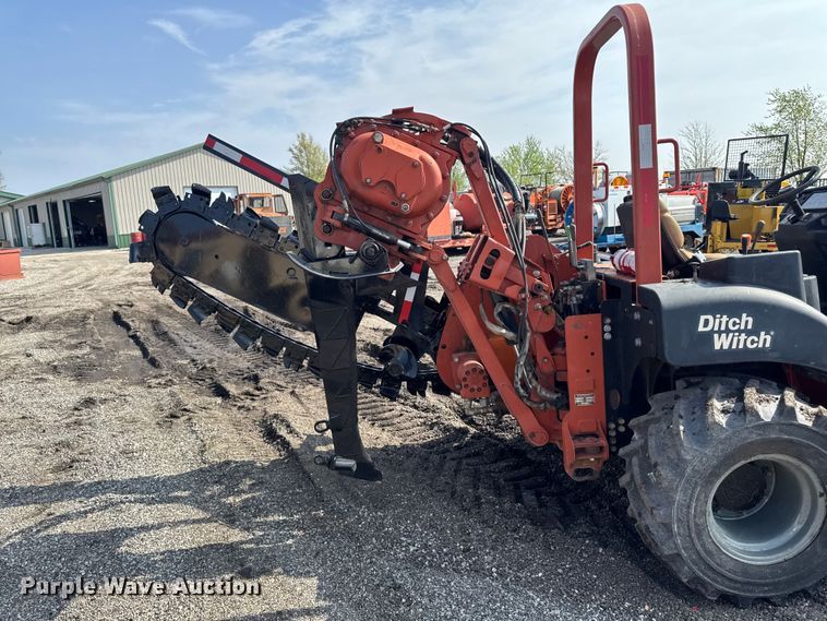 image for item FB5703 2004 Ditch Witch RT55H trencher