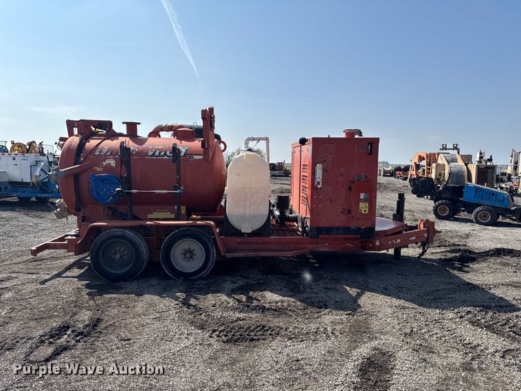 image for item FB5704 Ditch Witch FX60 vacuum excavator