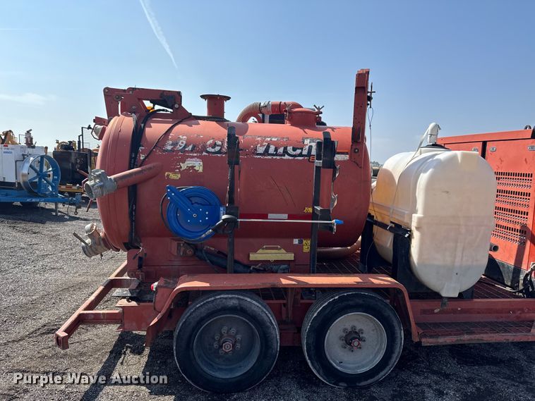 image for item FB5704 Ditch Witch FX60 vacuum excavator