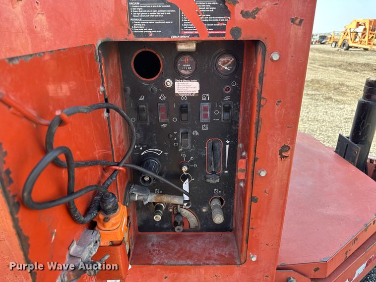 image for item FB5704 Ditch Witch FX60 vacuum excavator
