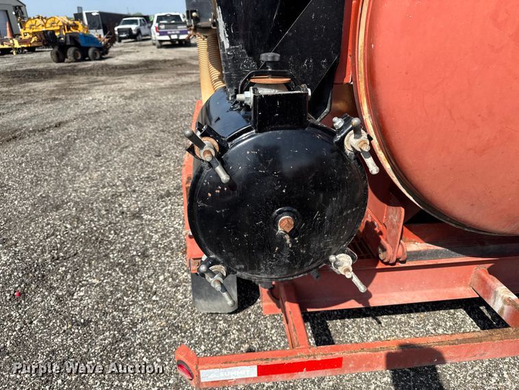 image for item FB5704 Ditch Witch FX60 vacuum excavator