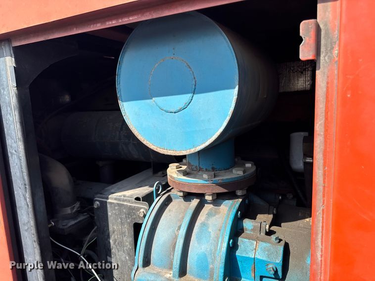 image for item FB5704 Ditch Witch FX60 vacuum excavator
