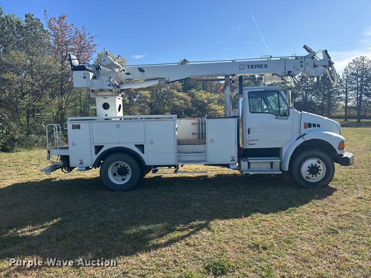 image for item FB7195 2007 Sterling Acterra digger derrick truck